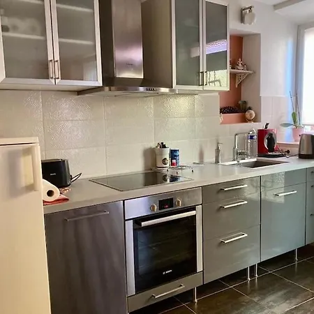 Apartman Charming 2-room Flat Near Paris *