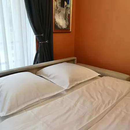Apartment Charming 2-room Flat Near Paris
